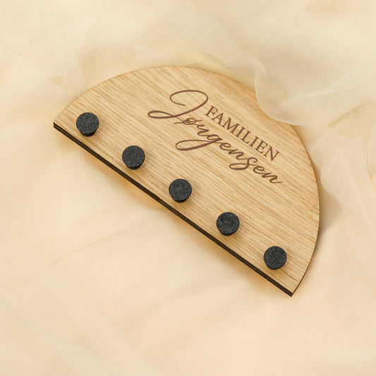 Nøkkelholder med navn – 20×10 cm