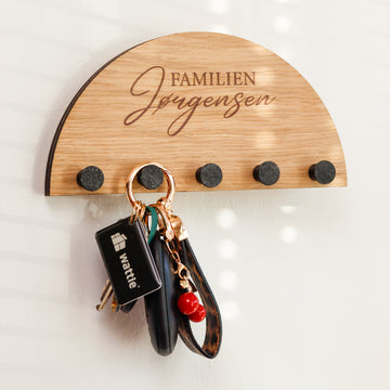 Nøkkelholder med navn – 20×10 cm