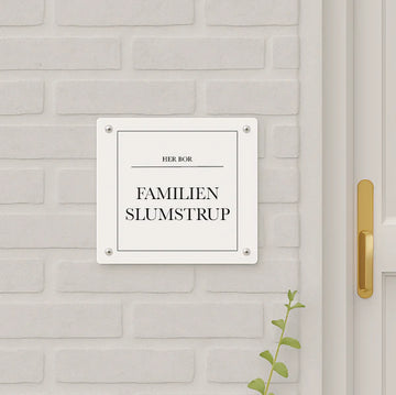 Husskilt – Eget navn – Firkantet design
