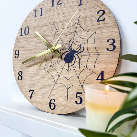 Veggur – Eik – Edderkopp